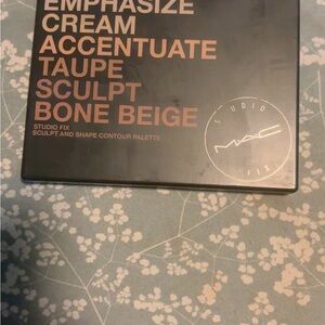 MAC Cosmetics Studio Fix Sculpt and Shape Contour Palette